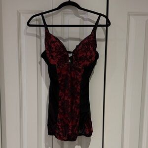 La Vie En Rose Scarlet and Ebony Lingerie